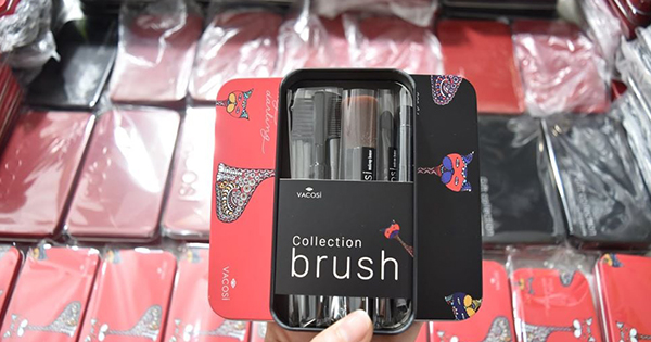 Hộp Cọ Màu Đỏ 6 Cây Vacosi My Darling Collection Brush - Giá cực rẻ!