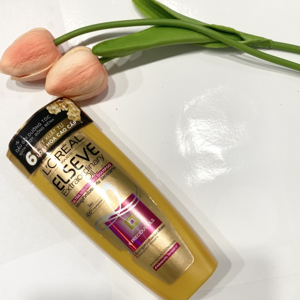 Dầu Gội Tinh Dầu Hoa Tự Nhiên L'Oreal Elvive Extraordinary Oil Shampoo 130ml - Giá cực rẻ!